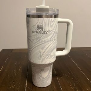 Stanley 40oz Tumbler in Polar Swirl